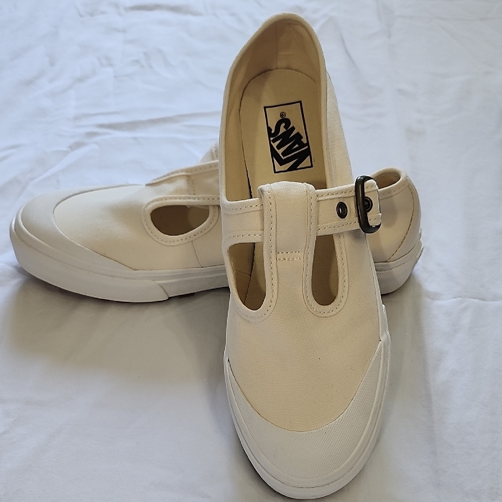 Vans Women's Cream Canvas Buckle Sneakers